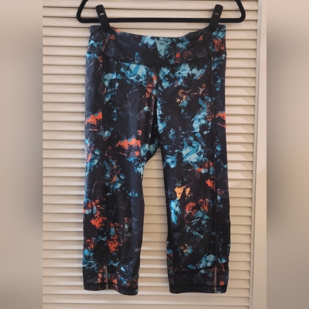 Old Navy - (Plus-Size) Go Dry Workout Athletic Crop Pants With Zipper Pocket